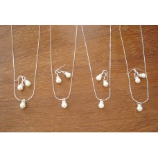 Simple & Elegant Pearl Bridesmaid Jewelry Gifts - Necklace and Earrings